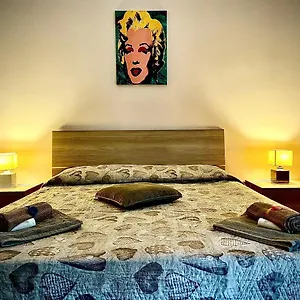 Tinashouse Homestay